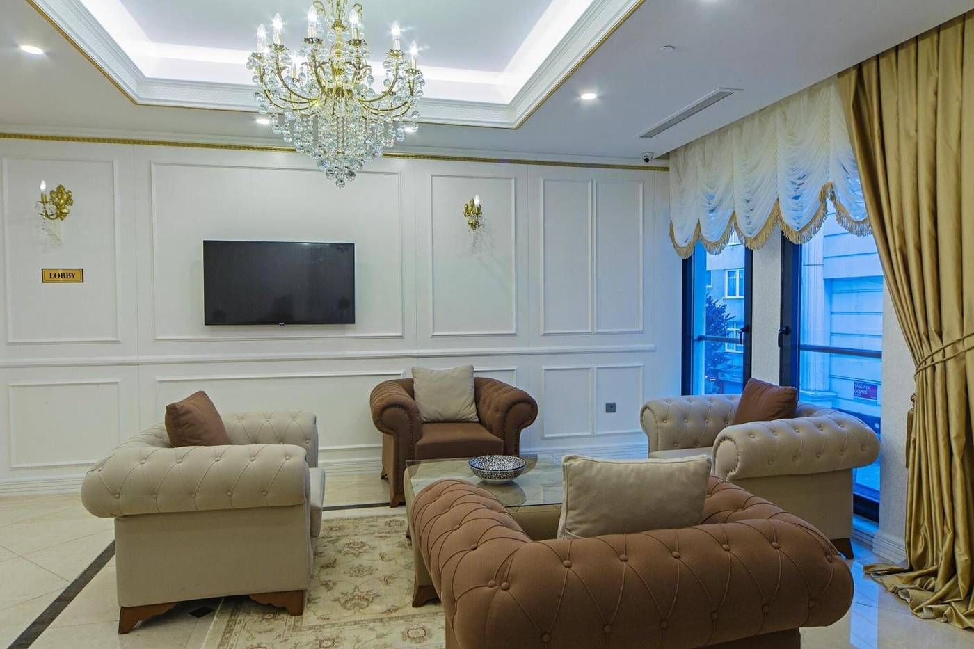 Grand-Naki-Hotel-Lobby-12