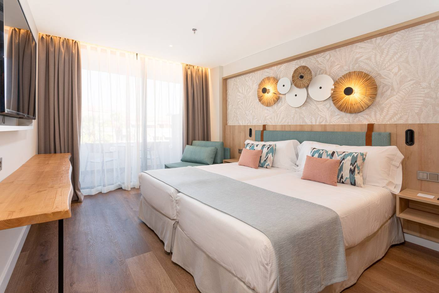 Mediterranean-Palace-Hotel-Room-13