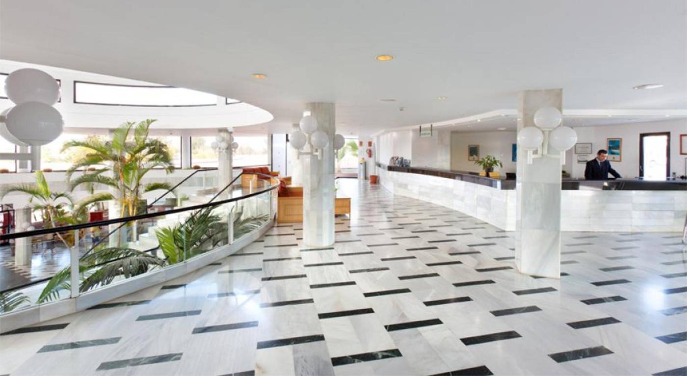 Elba---Premium-Suites---Adults-Only-Lobby-44