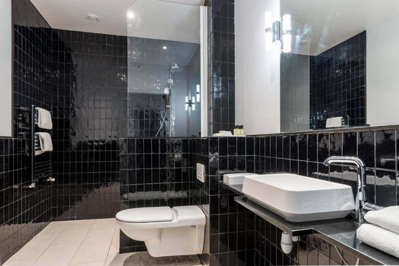 Le-Versailles-Room-20