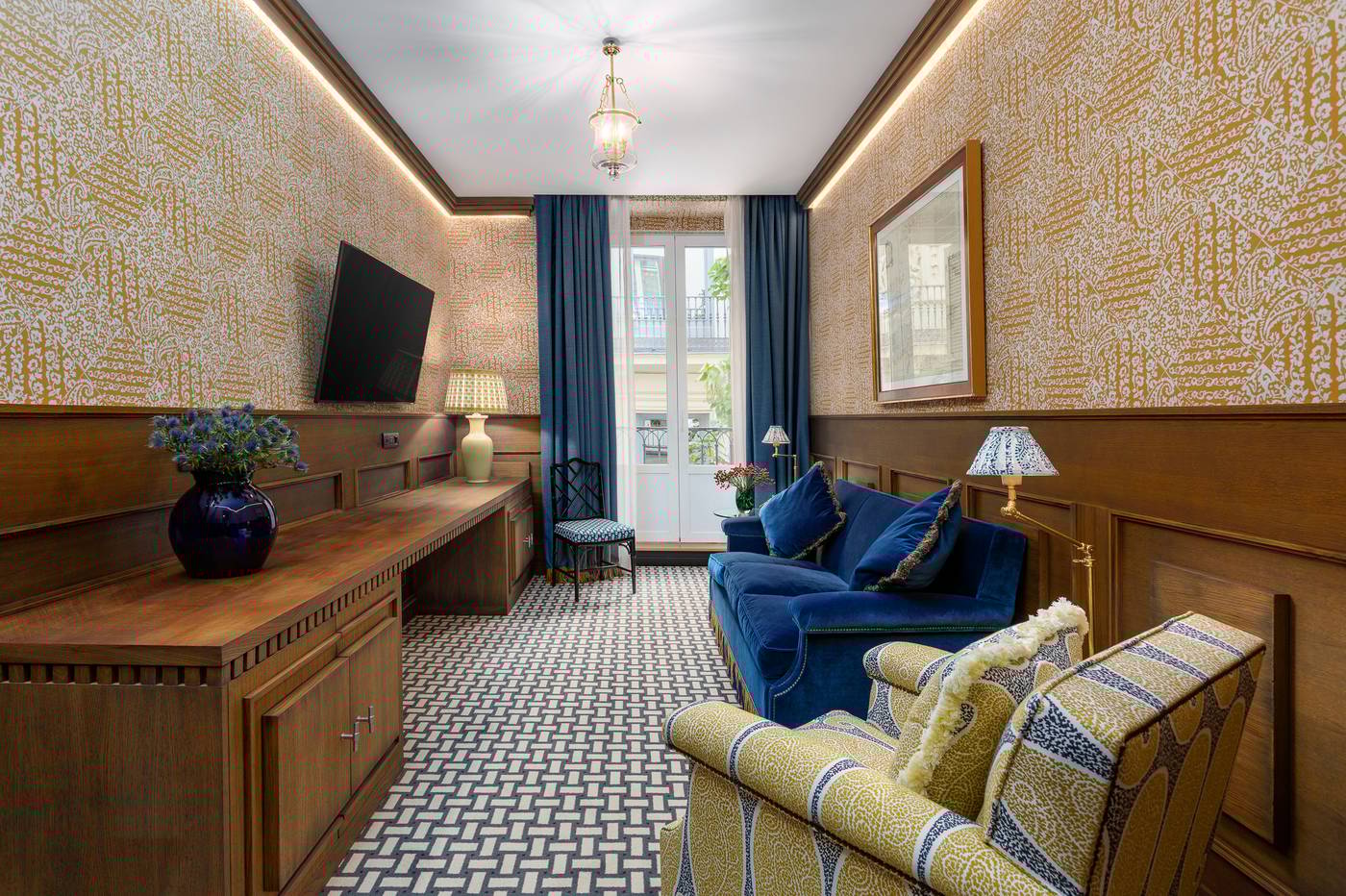 Room-Mate-Alba-Room-6