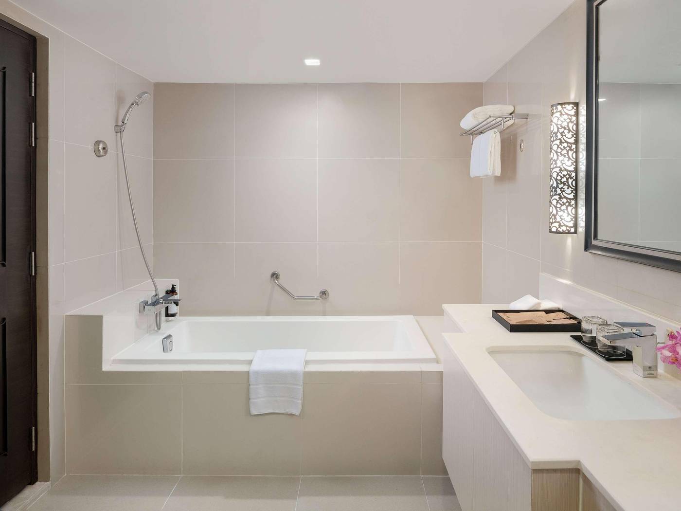 Mercure-Bangkok-Sukhumvit-11-Room-49