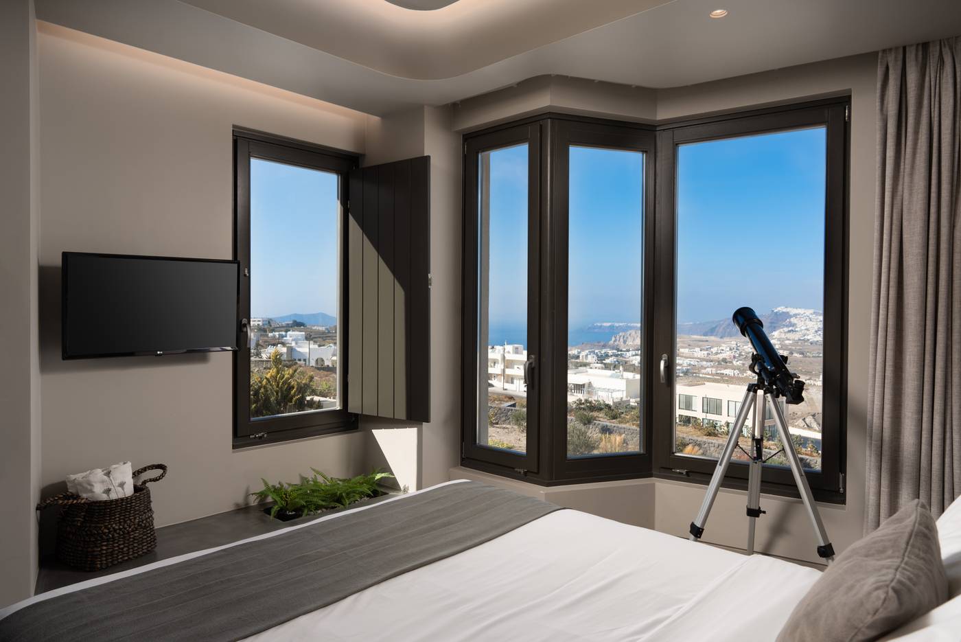 Apikia-Santorini-Room-33