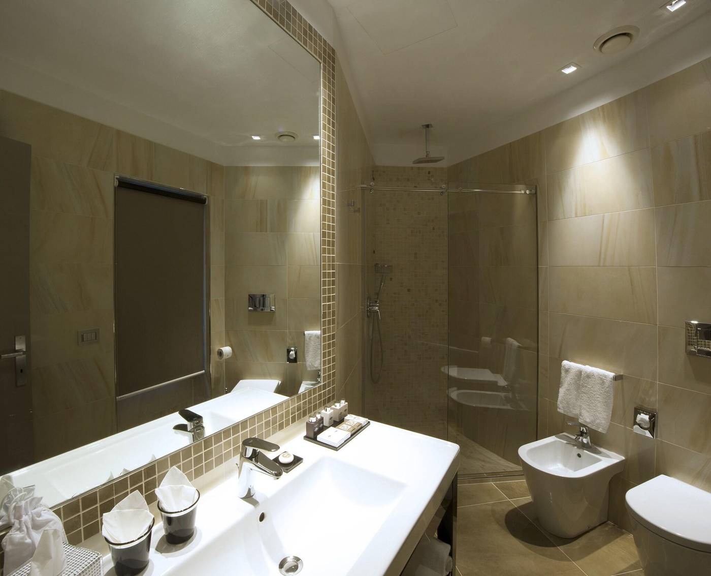 Harry-s-Bar-Trevi-Hotel---Restaurant-Room-54