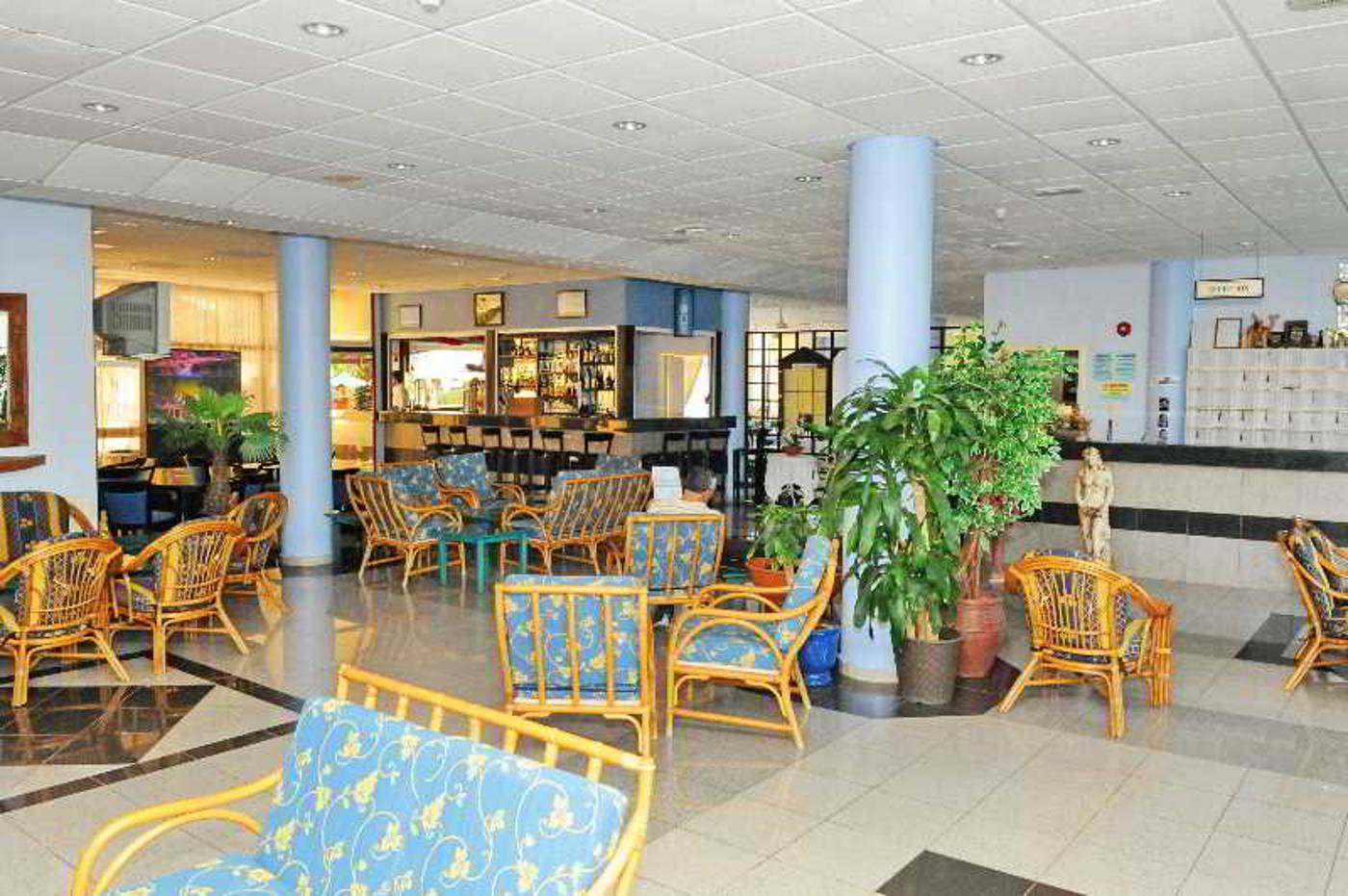 Amore-Hotel-Apartments-Lobby-51