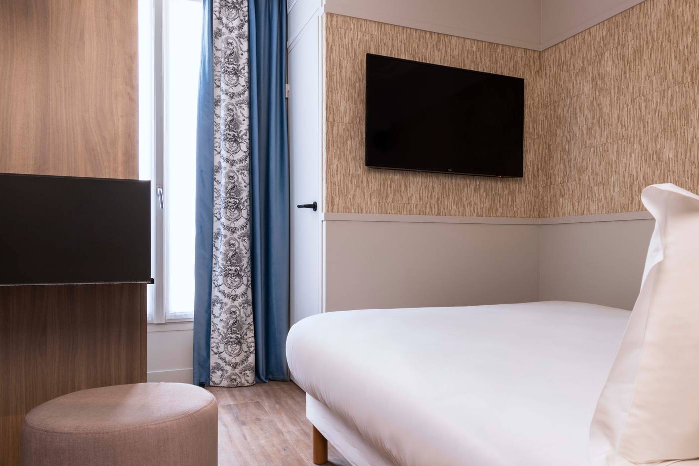 Grand-Hotel-Leveque-Room-11