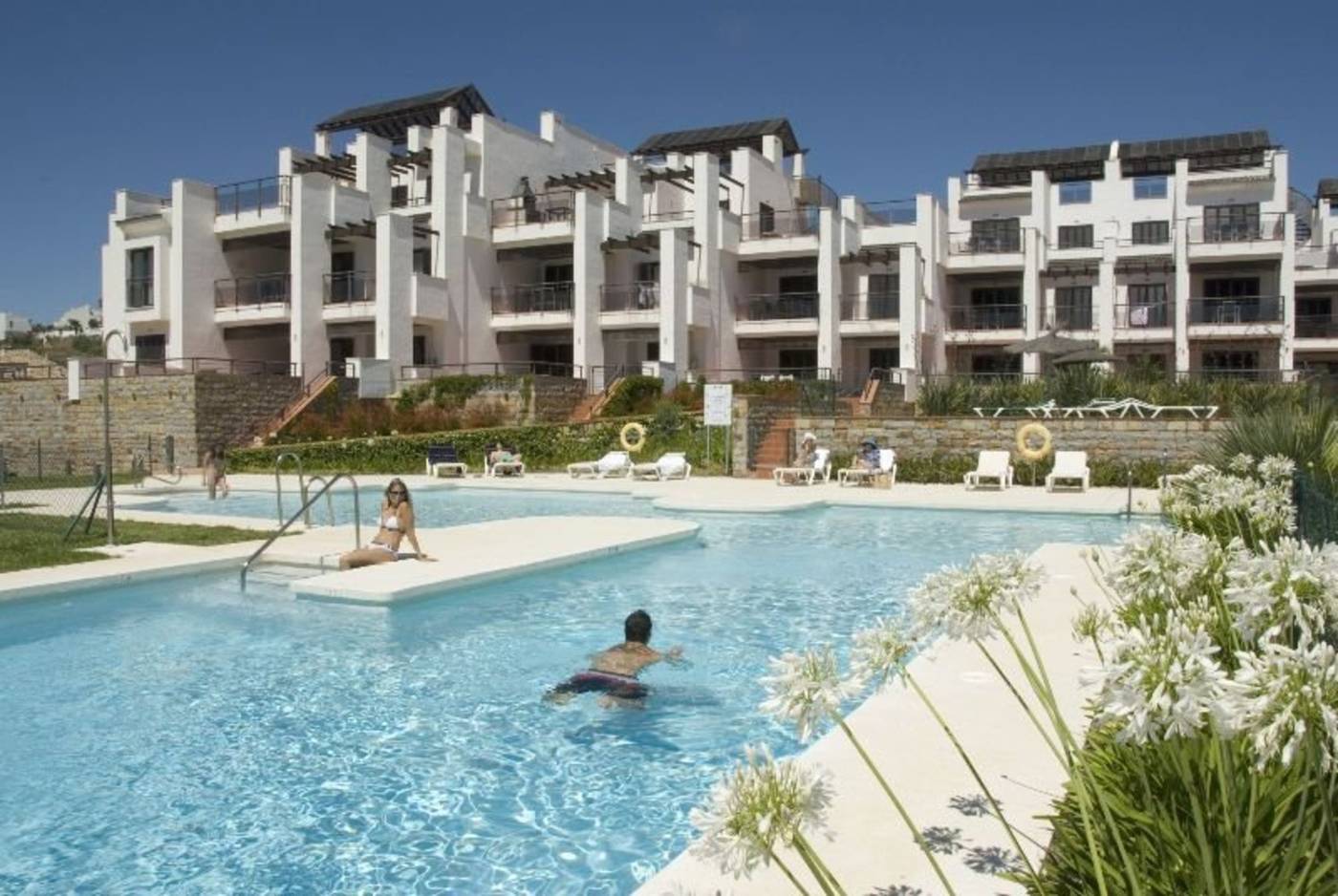 Casares-del-Mar-Luxury-Apartments-Pool-4