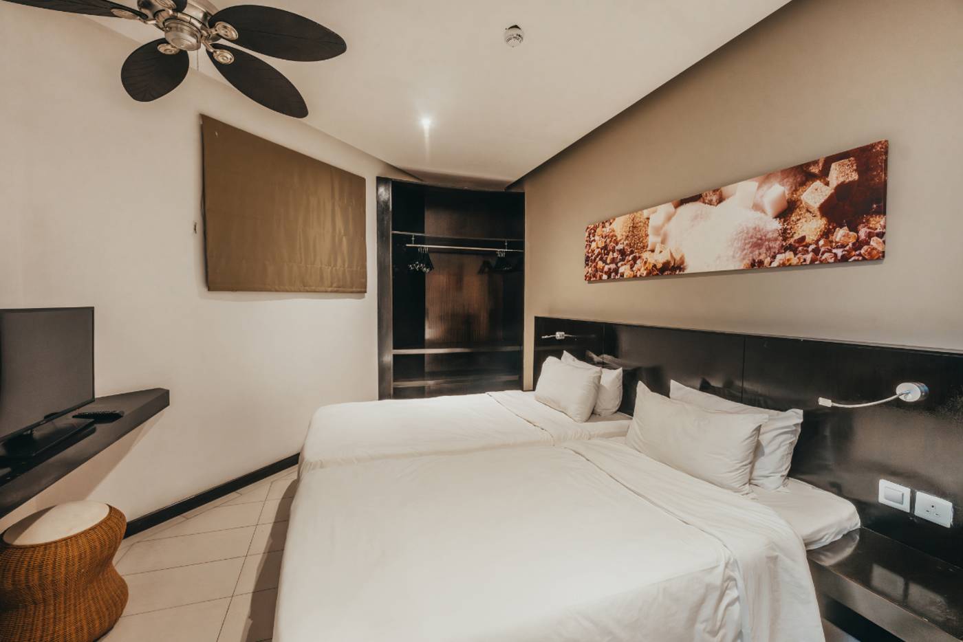 Crystals Beach Resort 26.11