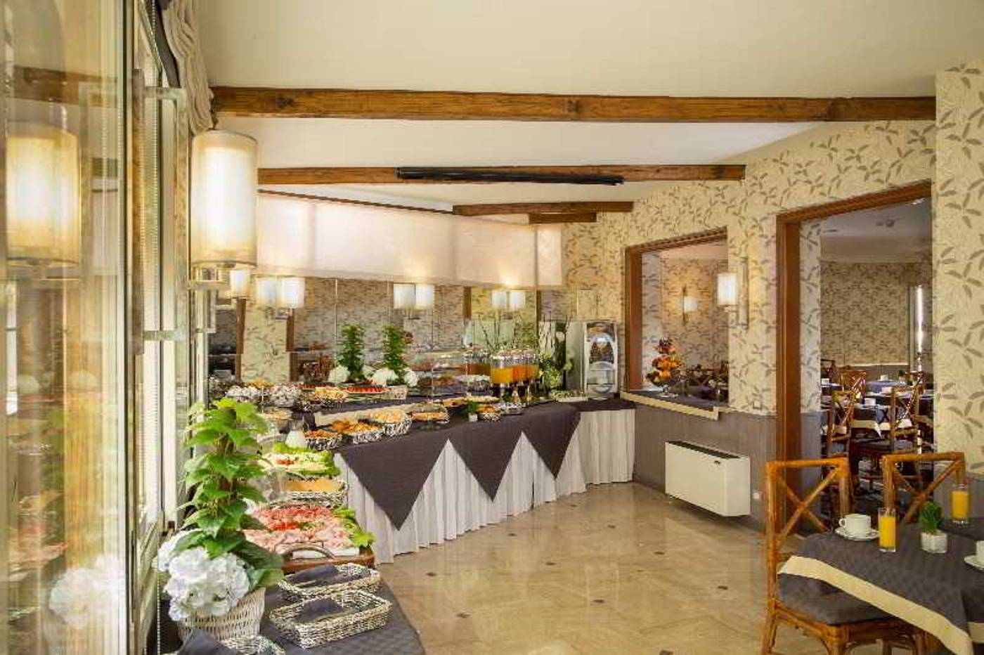 Santa-Costanza-Bar-23