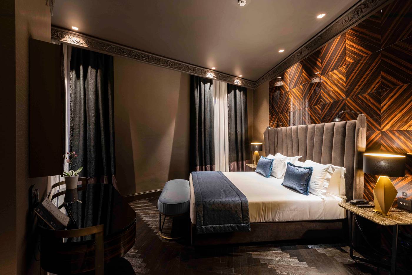 U-Visionary-Roma-Hotel-Room-5