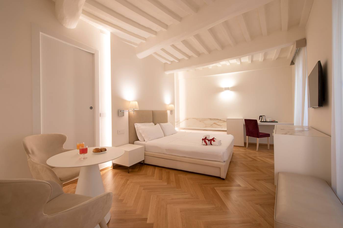 Alexander-Italy-Assisi-Room-6