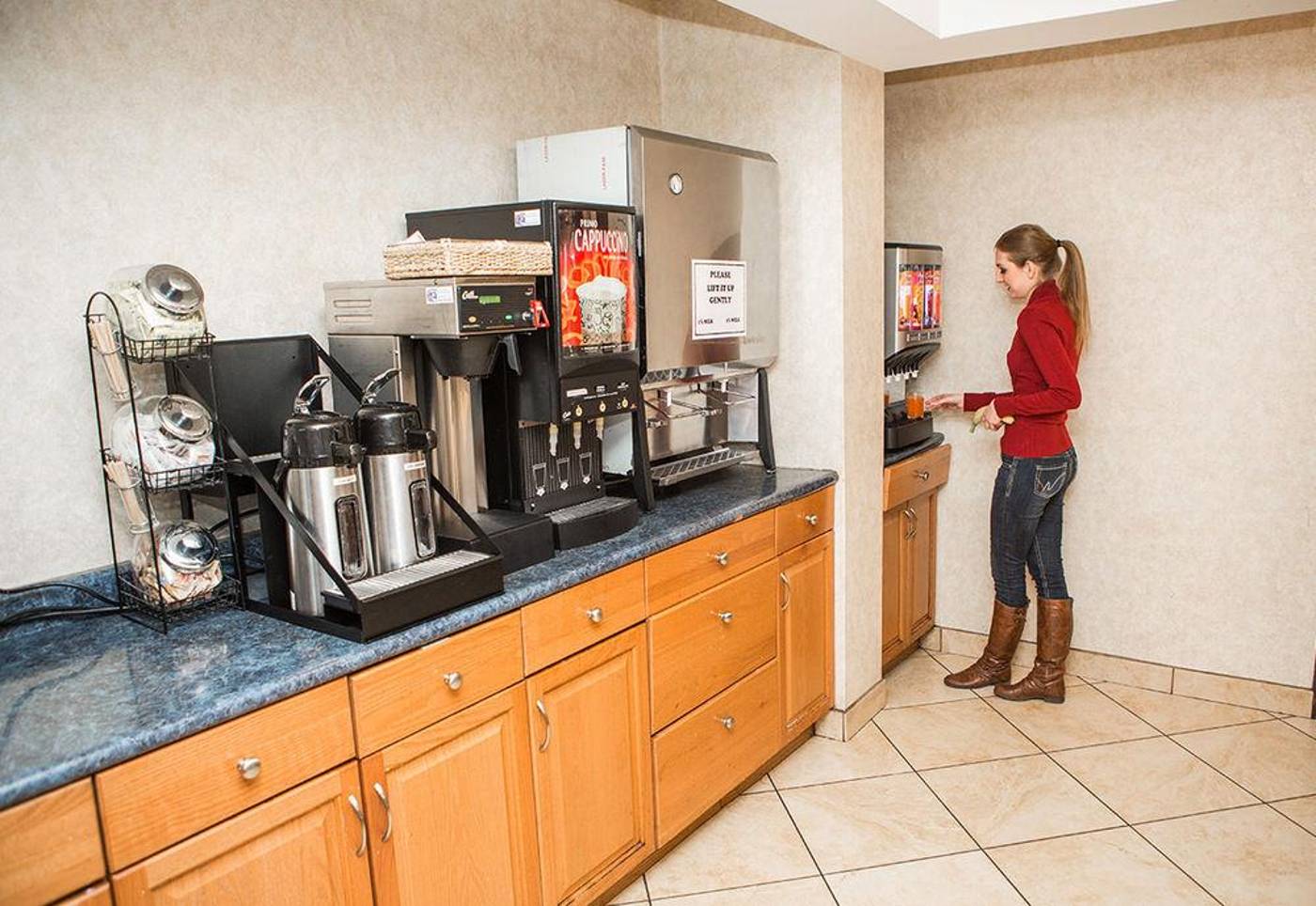 North-Vancouver-Hotel-Restaurant-9