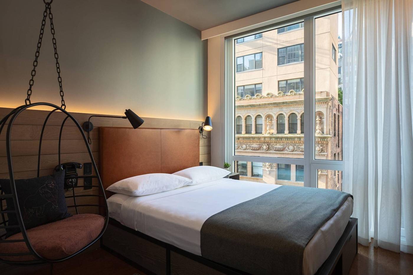 Moxy-NYC-Downtown-Room-30