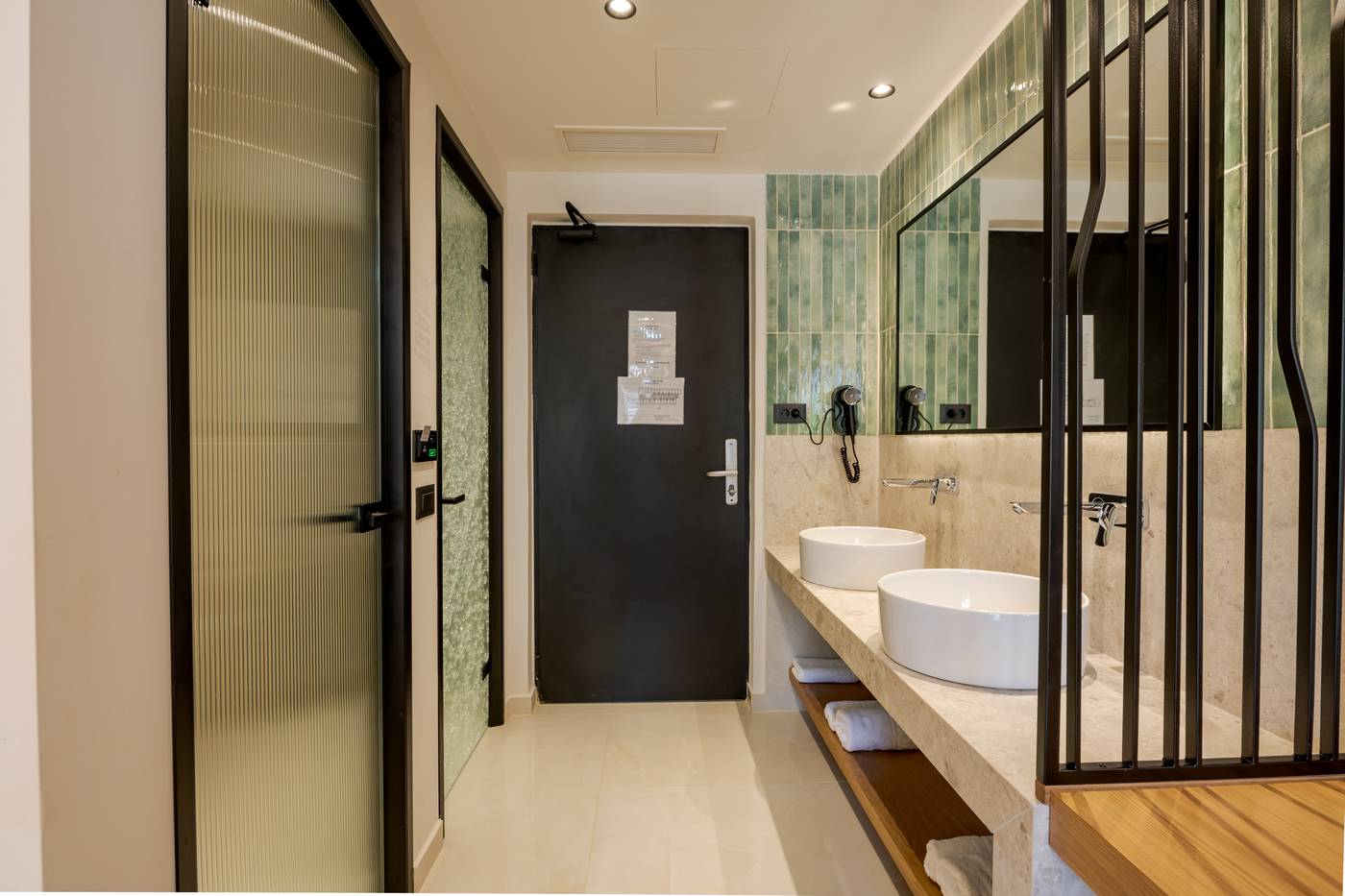 Canadian-Hotel-Room-44