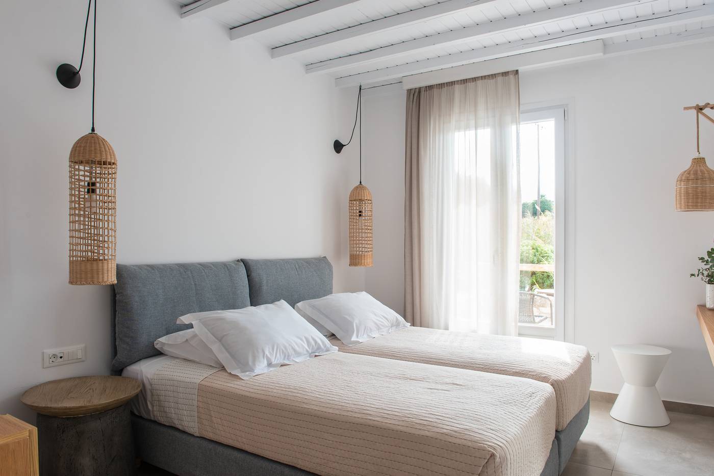 Vienoula-s-Garden-Room-14