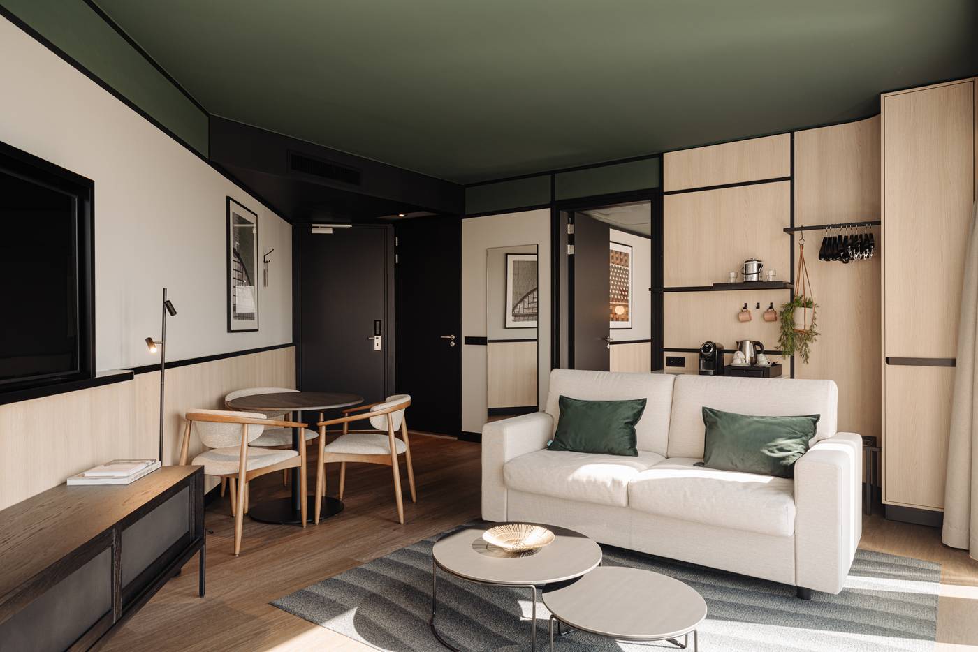 DoubleTree-by-Hilton-Amsterdam-Centraal-Station-Room-48