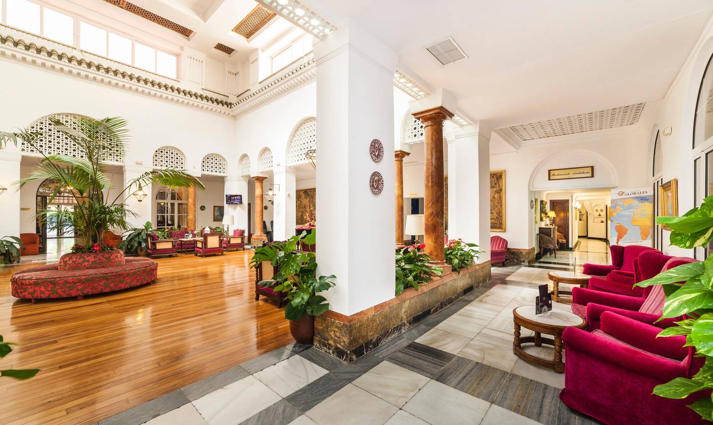 Hoteles-Globales-Reina-Cristina-Lobby-52