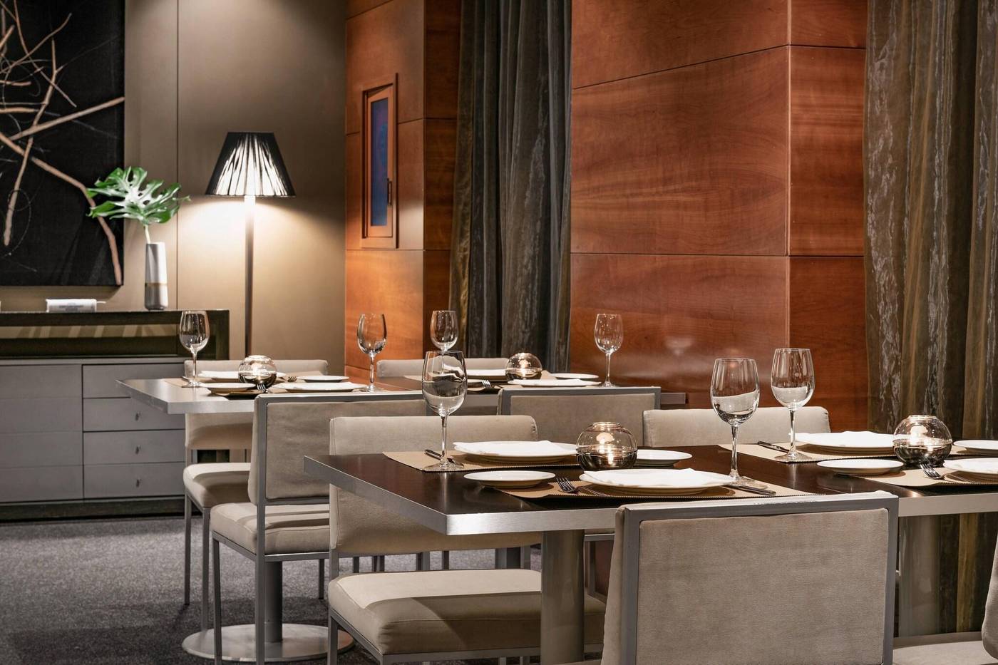 AC-Madrid-Los-Vascos-Lobby-48