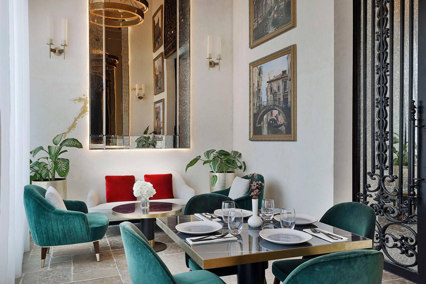 Maysan-Doha--LXR-Hotels---Resorts-Restaurant-6