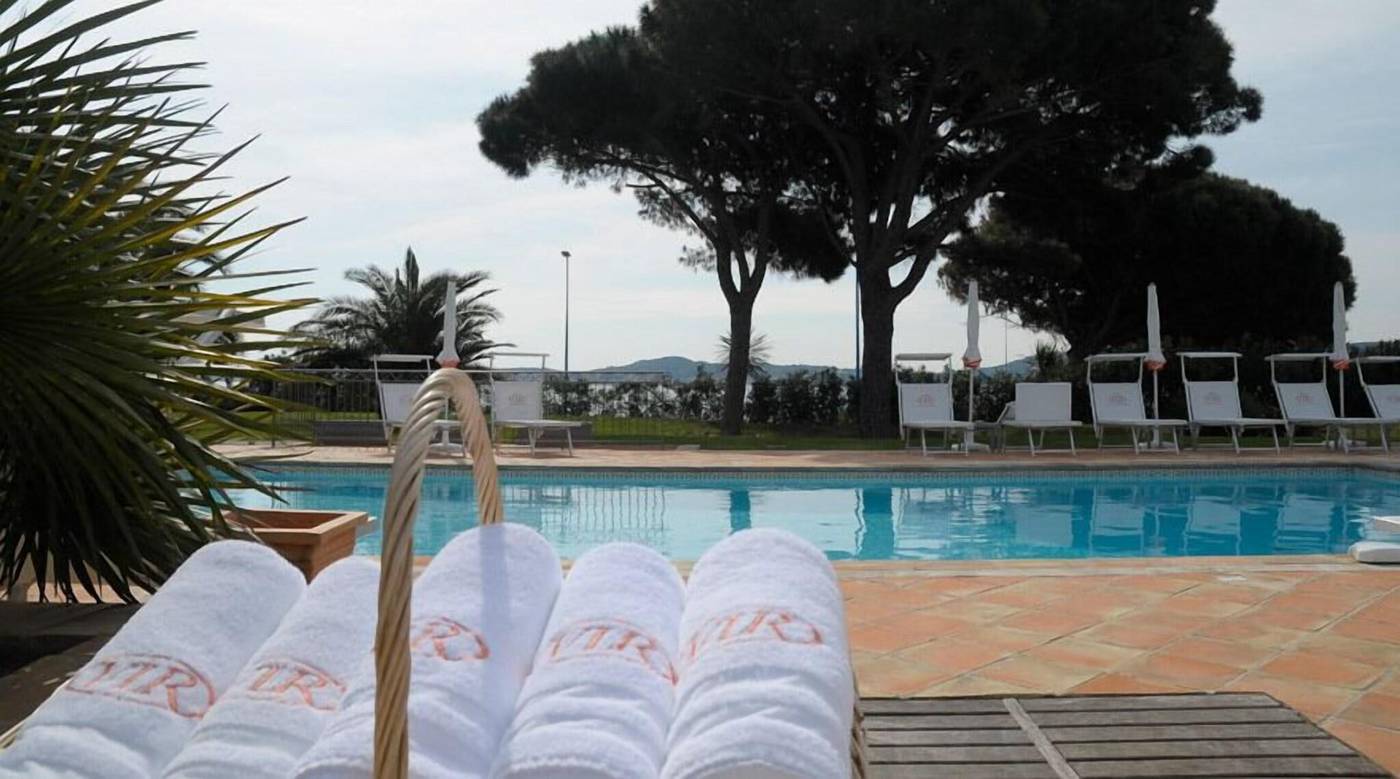 Hotel-Villa-Les-Rosiers-Pool-8