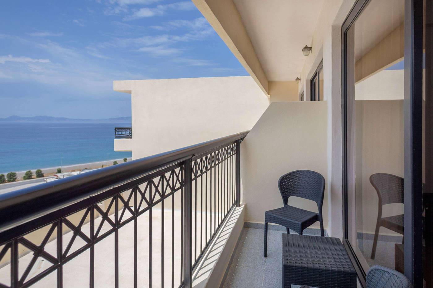 Sol-Cosmopolitan-Rhodes-Room-73