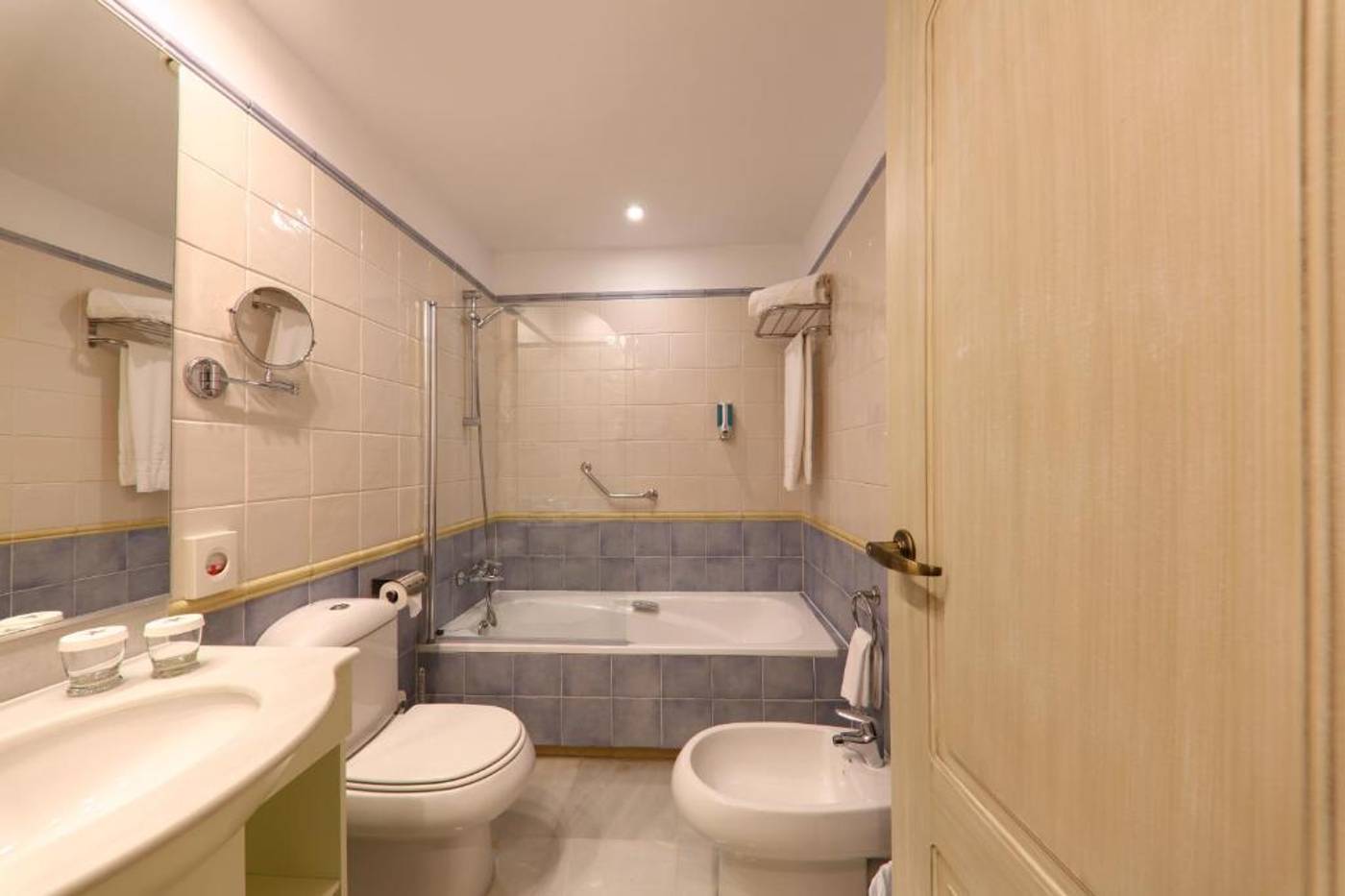 Iberostar-M----laga-Playa-Room-43