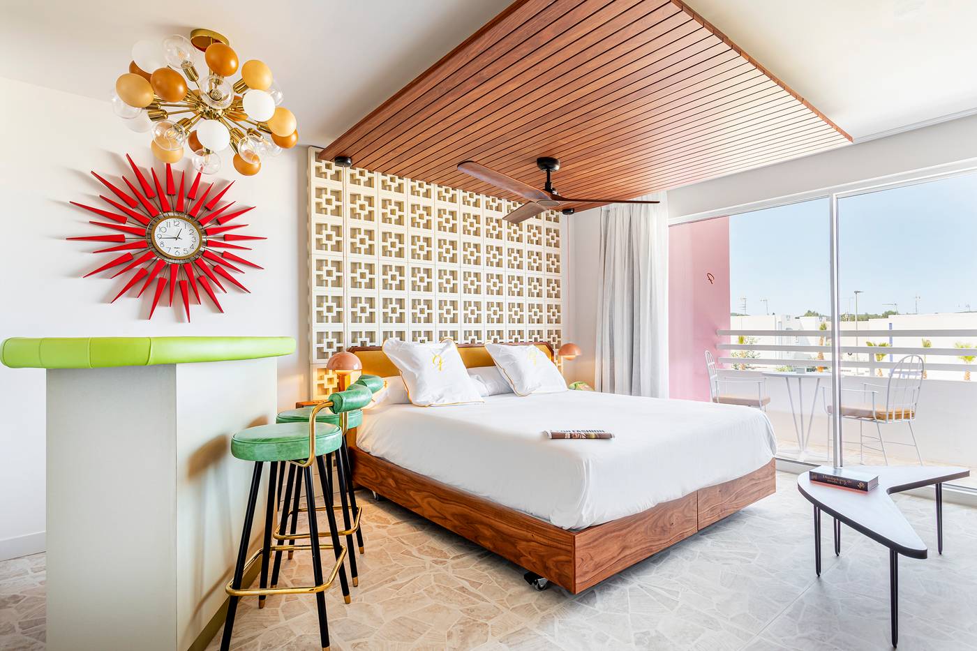 Estudios-Tropicana-Room-47