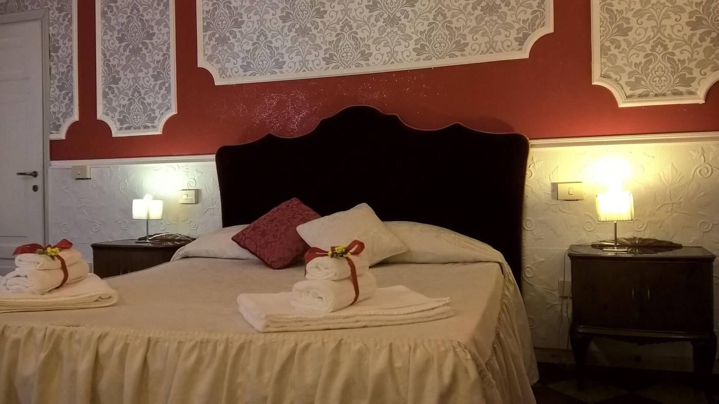 B---B-La-Mimosa-Room-28