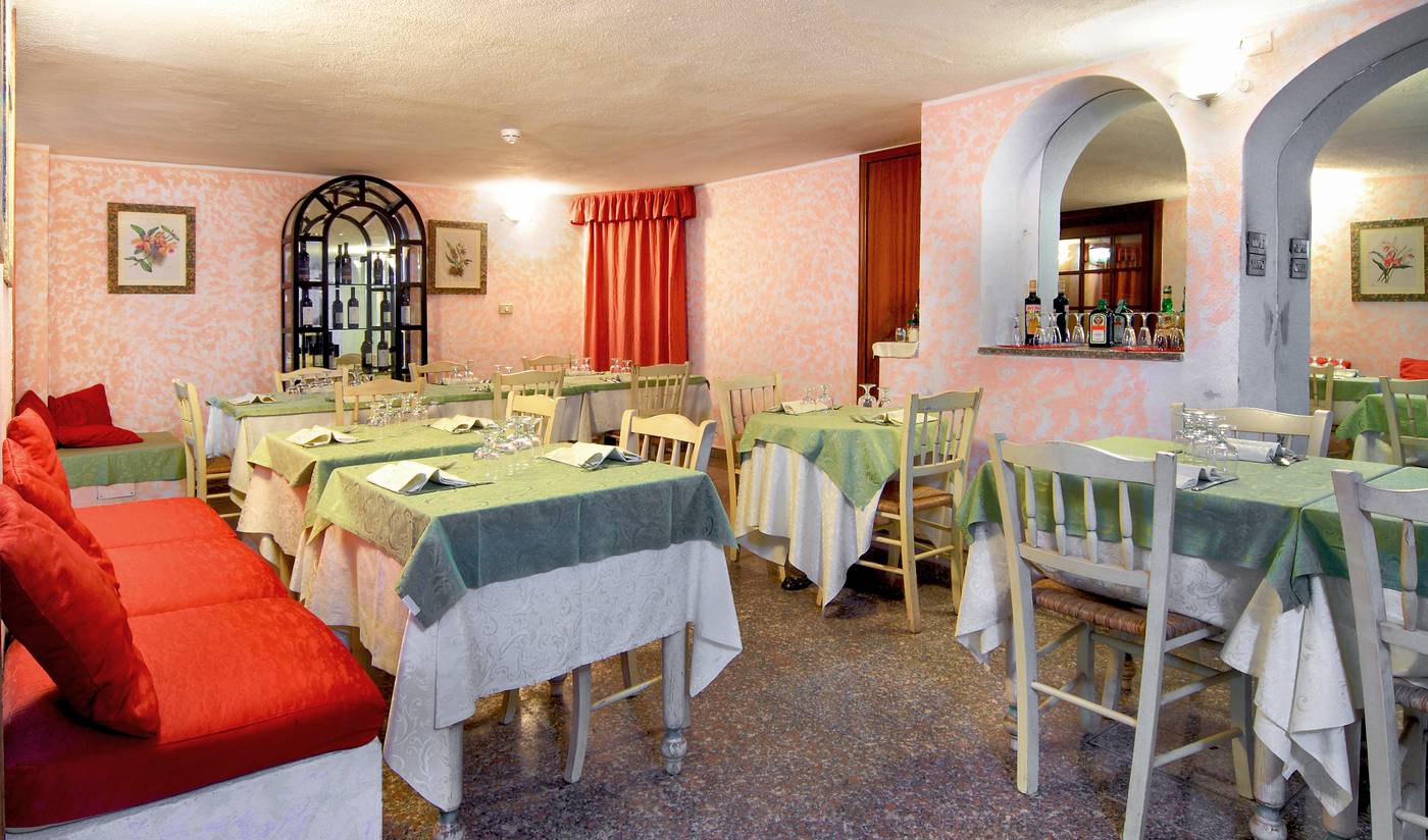 Colonna-Palace-Hotel-Mediterrano-Restaurant-11