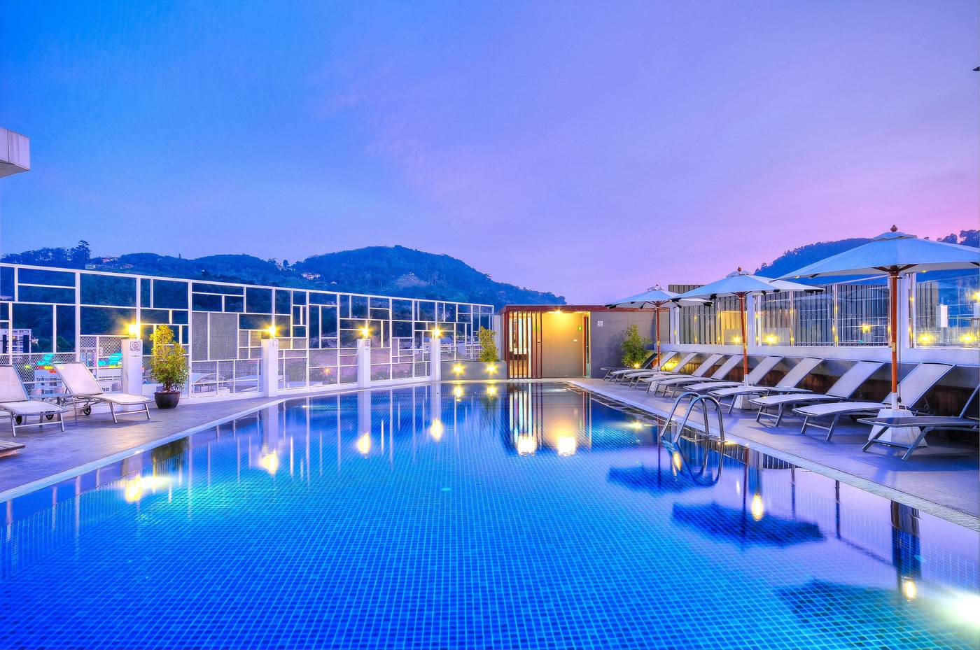 The-Ashlee-Heights-Patong-Pool-1