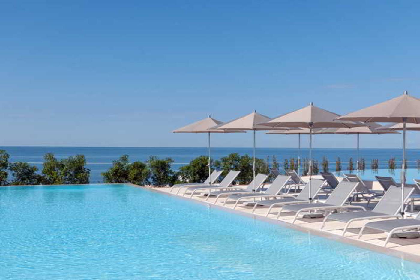 Maistra-Select-Amarin-Resort-Pool-2