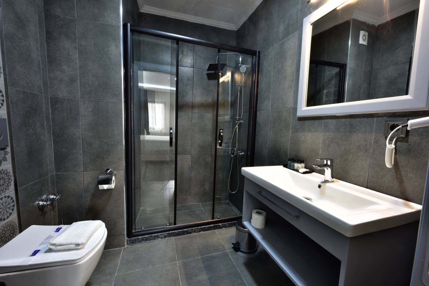 Almina-Inn-Hotel-Room-21