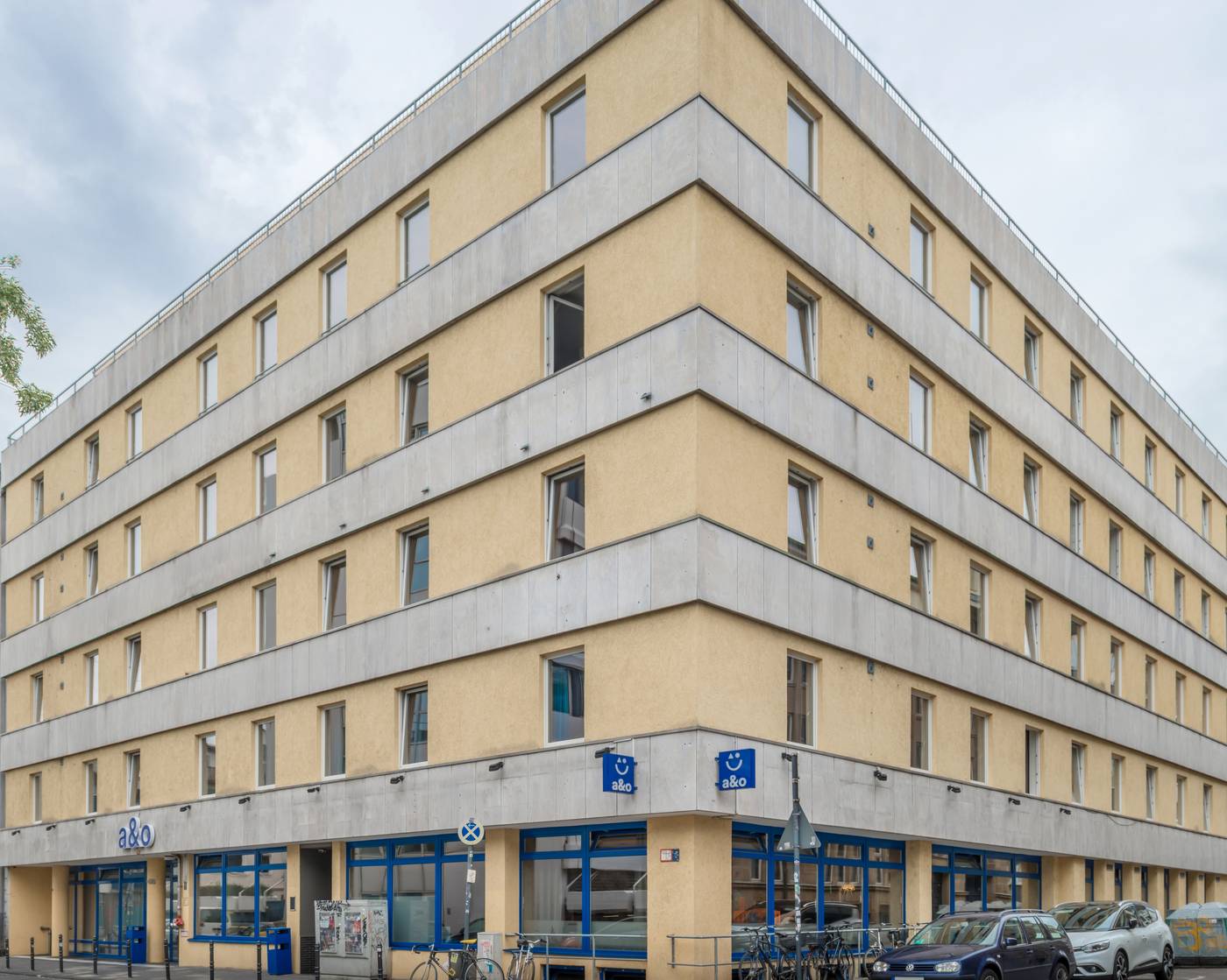 A-O-Koeln-Neumarkt-General-view-1