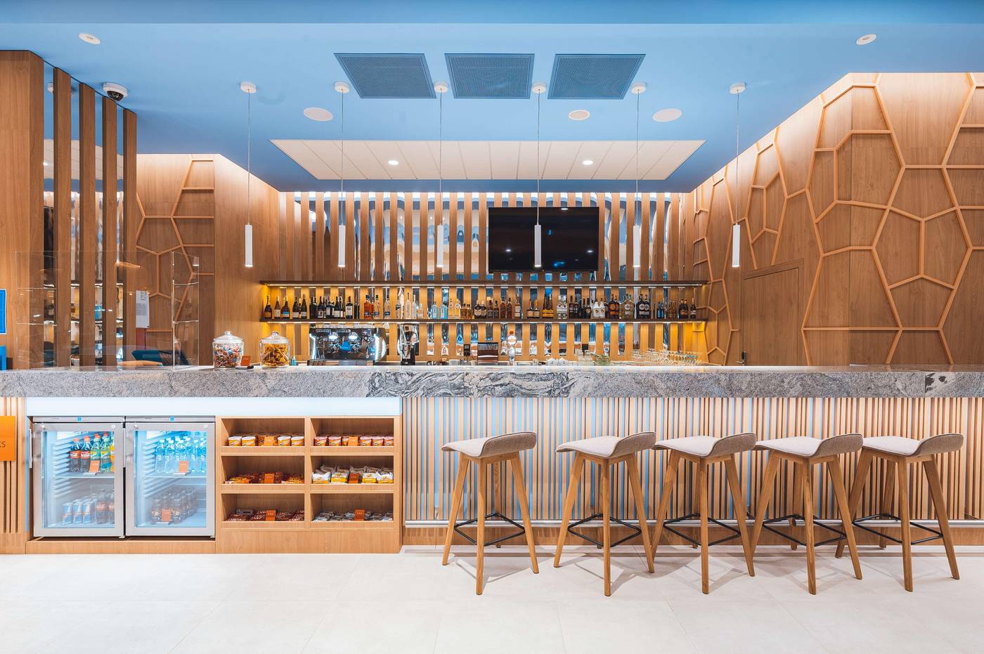 Hampton By Hilton Warsaw Reduta - Poland - Warsaw, Mazovian - Bar - 8