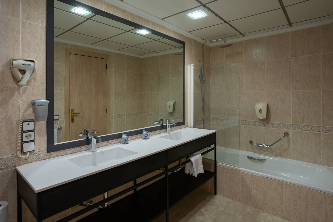 MedPlaya-Flamingo-Oasis-Room-23