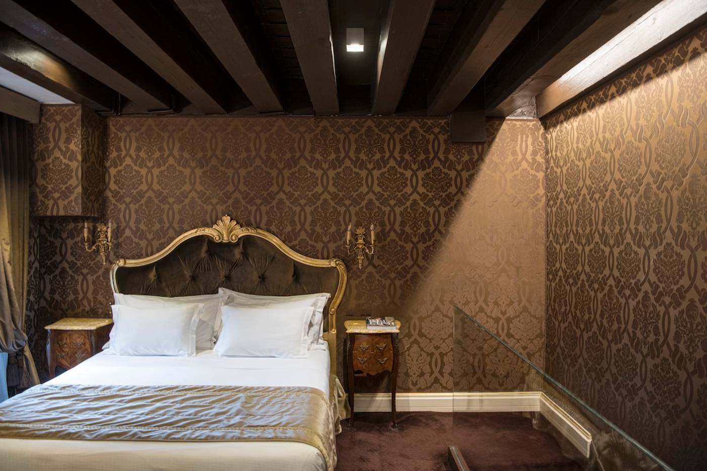 Nani-Mocenigo-Palace-Room-48