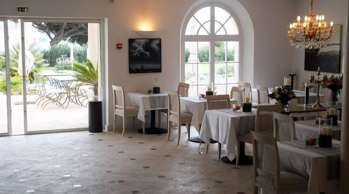 Hotel-Villa-Les-Rosiers-Restaurant-27