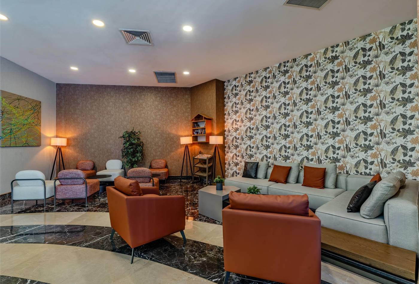 Ramada-Plaza-Izmir-Lobby-65