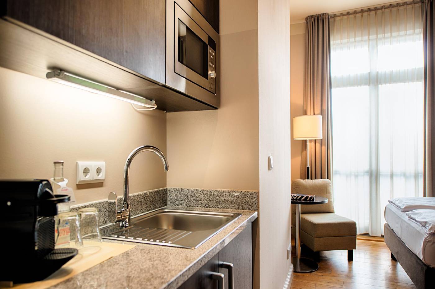 Mondrian-Suites-Hotel-Berlin-Checkpoint-Charlie-General-view-9