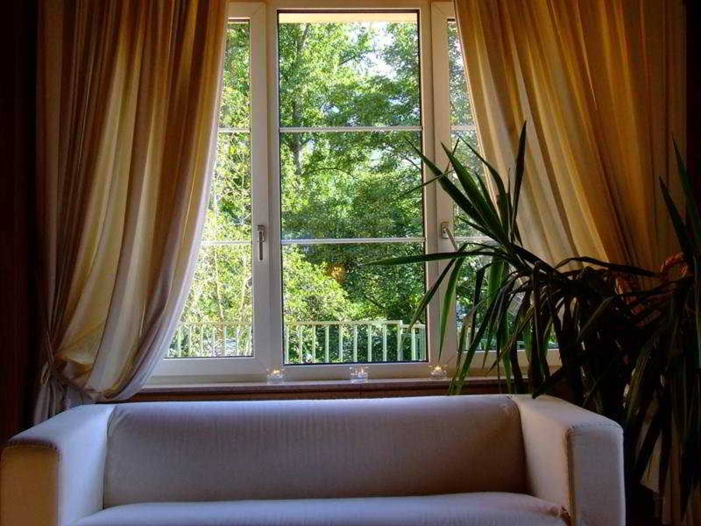 Picos de Europa-Spain-ARENAS DE CABRALES-Lobby-3