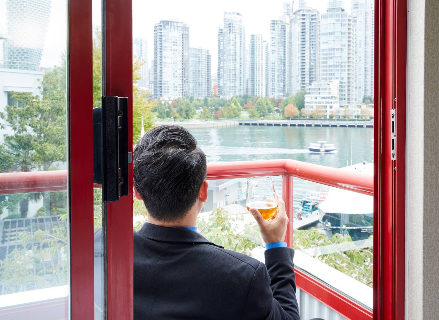 Granville-Island-Hotel-Room-32