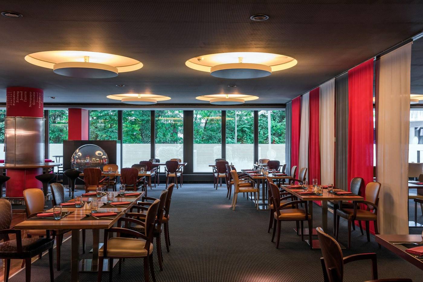 Hilton-Geneva-Hotel---Conference-Centre-Restaurant-57