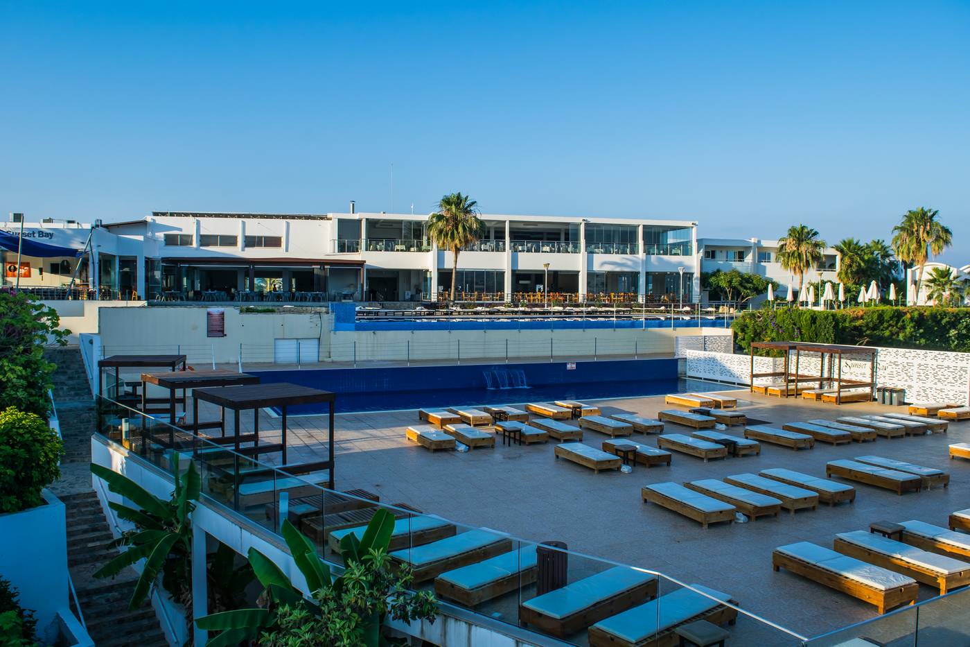 Theo-Sunset-Bay-General-view-7