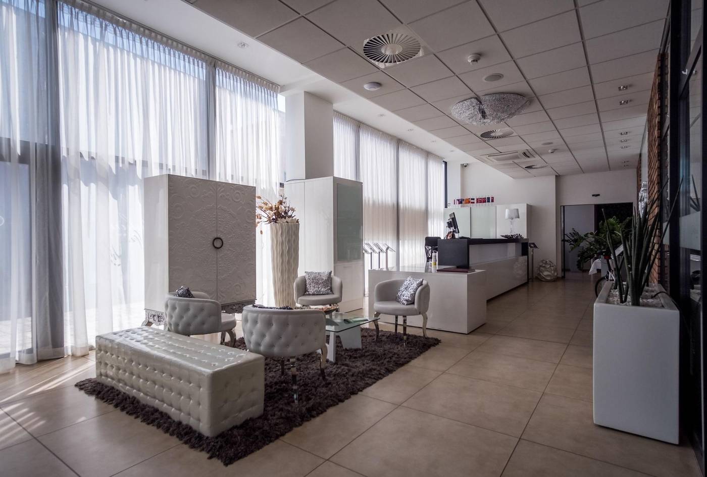 Hotel Dolphin-Slovakia-SENEC-Lobby-3