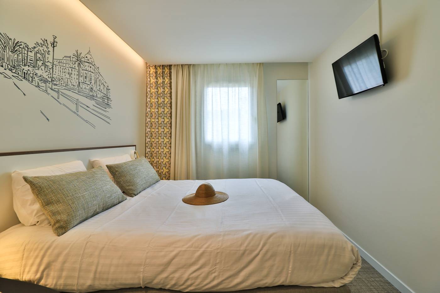 Hotel-du-Pin-Nice-Port-Room-10