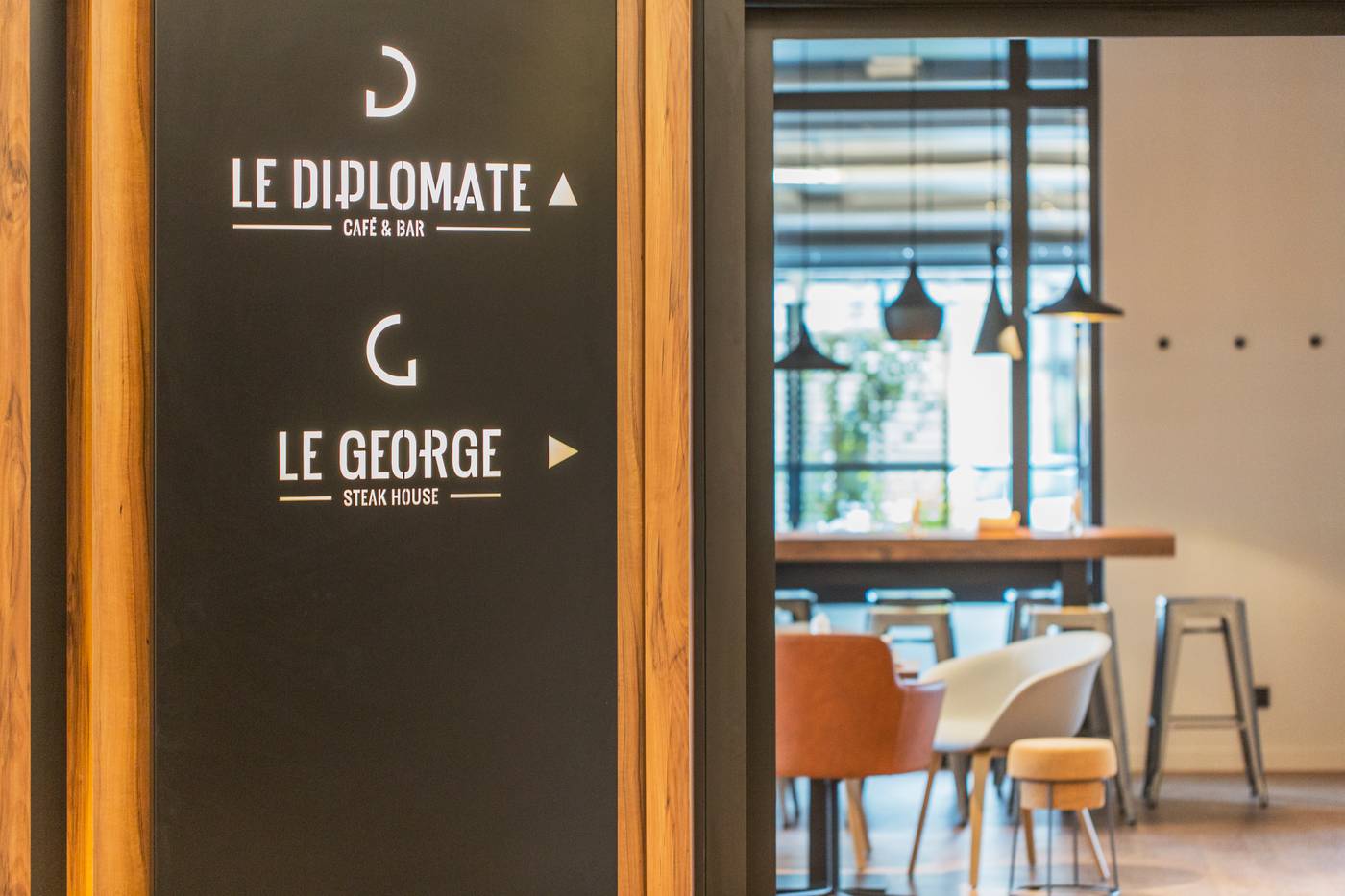 L-elysee-Val-D-europe-Bar-23