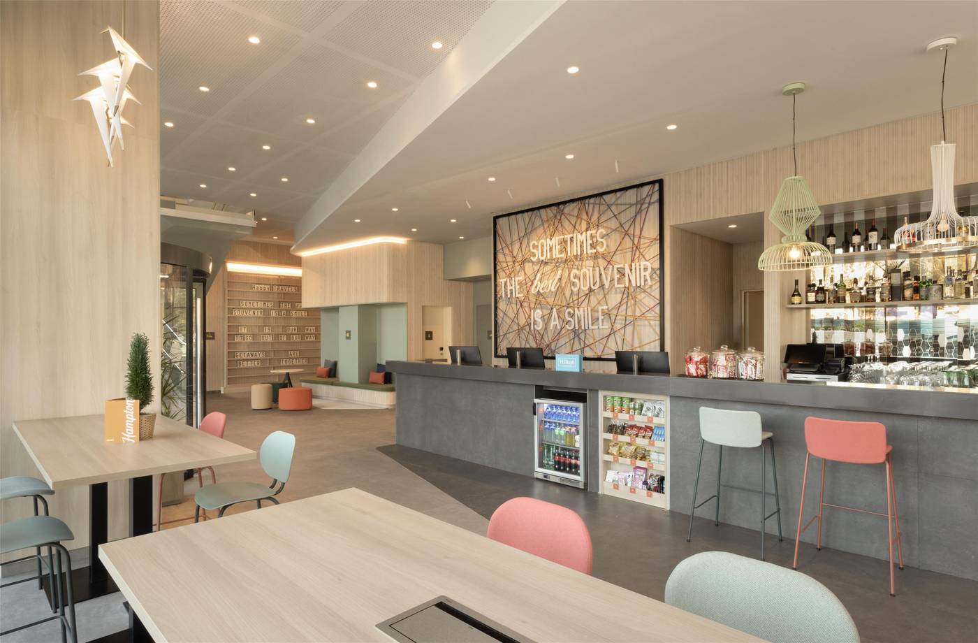 Hampton-By-Hilton-Malaga-Martiricos-Lobby-32