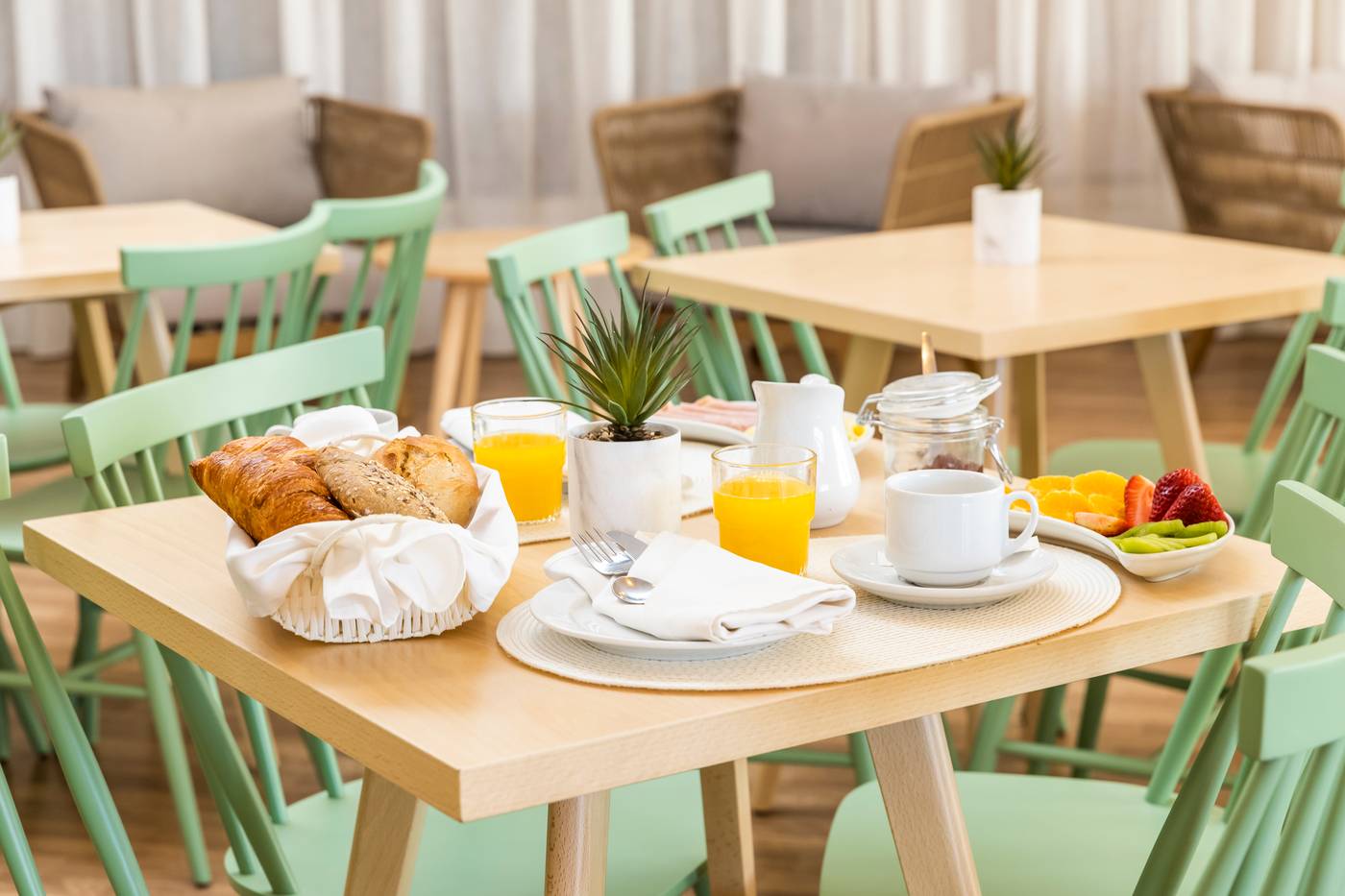 Clube-Maria-Luisa-Lobby-29