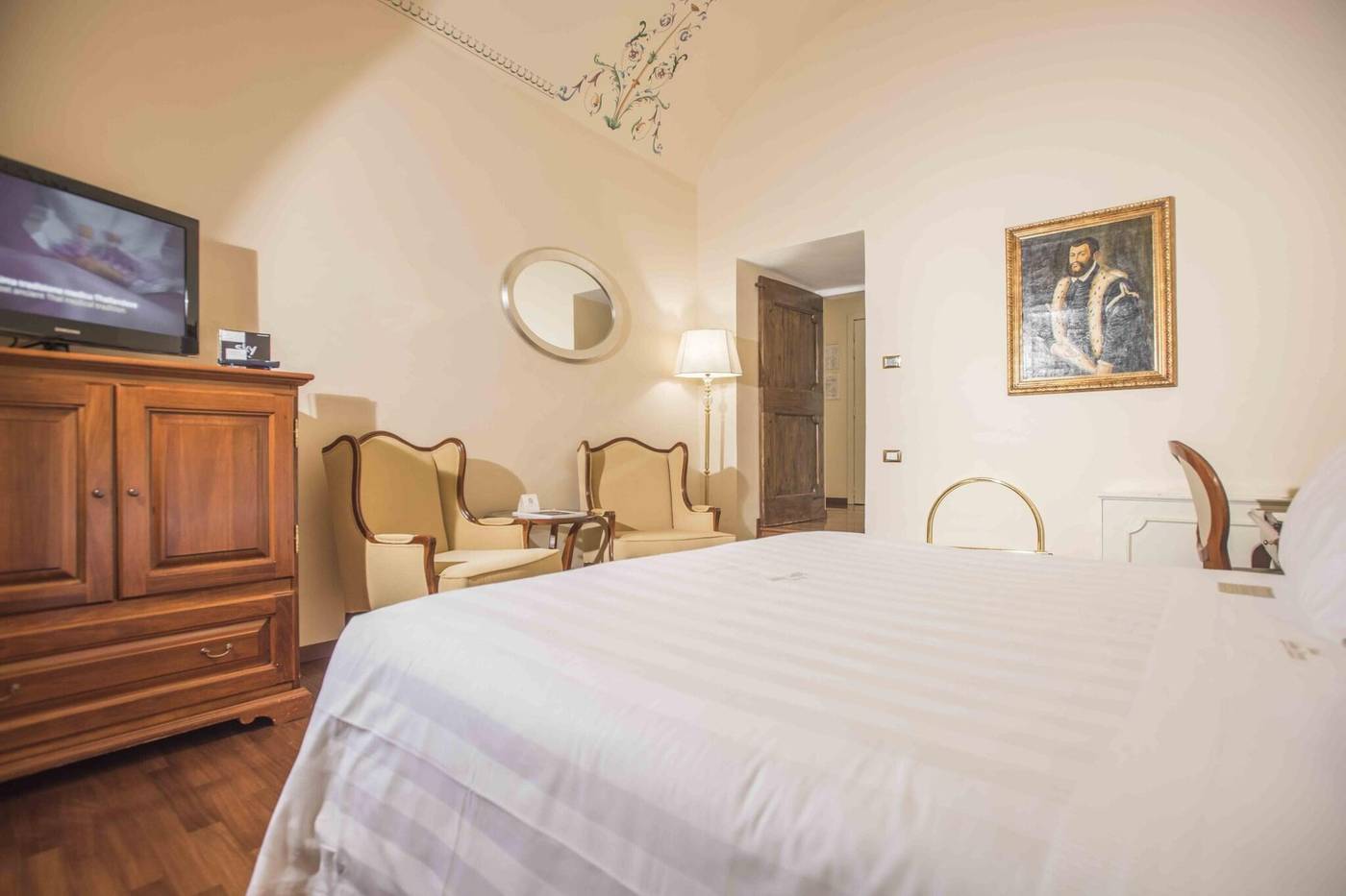 Golden-Tower-Hotel---Spa-Room-70