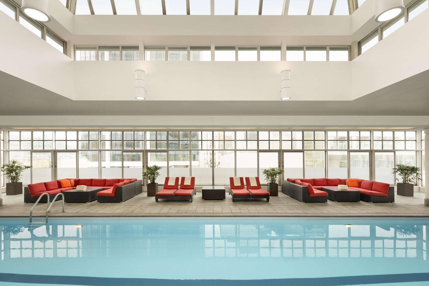 Fairmont-Vancouver-Pool-78